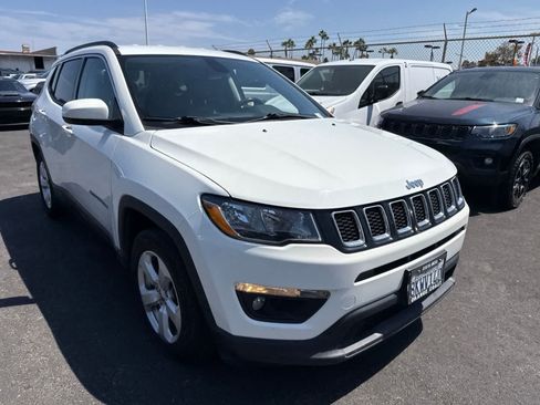 Used 2019 Jeep Compass Latitude w/ Popular Equipment Group FWD image 9