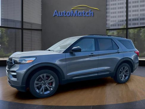 Used 2022 Ford Explorer XLT w/ Equipment Group 202A AWD/4WD image 6