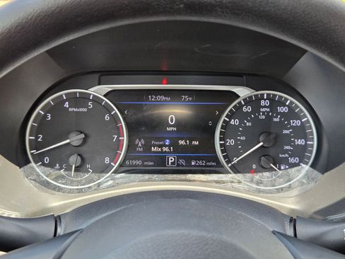 Used 2024 Nissan Sentra SV FWD image 23