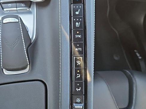 Used 2023 Chevrolet Corvette Stingray w/ Z51 Performance Package image 31