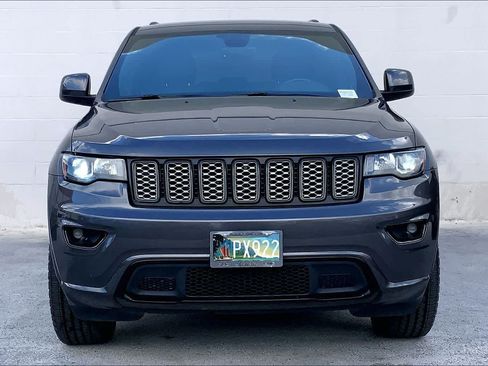 Used 2017 Jeep Grand Cherokee Altitude AWD/4WD image 6