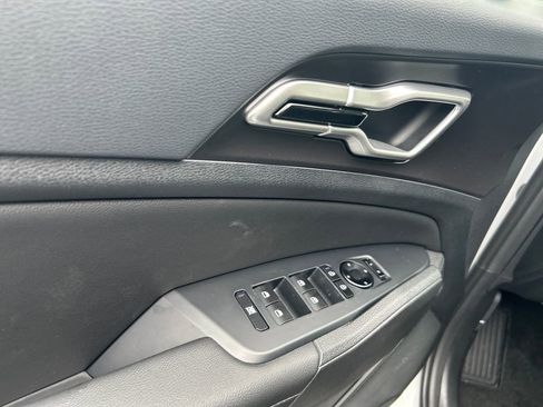 New 2026 Kia Sportage EX w/ EX Panorama Roof Package image 17