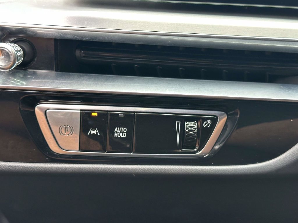 Used 2024 Cadillac Lyriq Sport RWD image 33