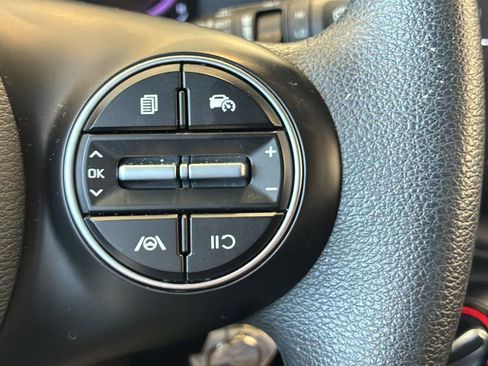 Used 2025 Kia Soul LX w/ LX Technology Package FWD image 26
