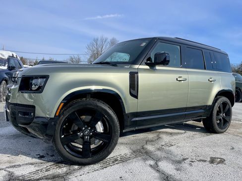 Used 2025 Land Rover Defender 110 X-Dynamic SE image 37