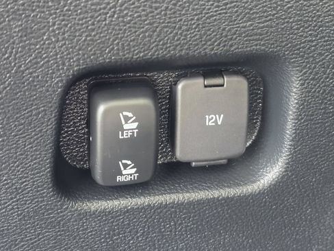 Used 2018 Ford Edge SEL w/ Equipment Group 201A AWD/4WD image 25