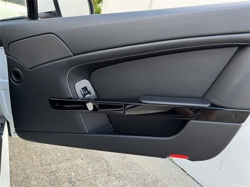 Used 2016 Aston Martin V8 Vantage GT image 19