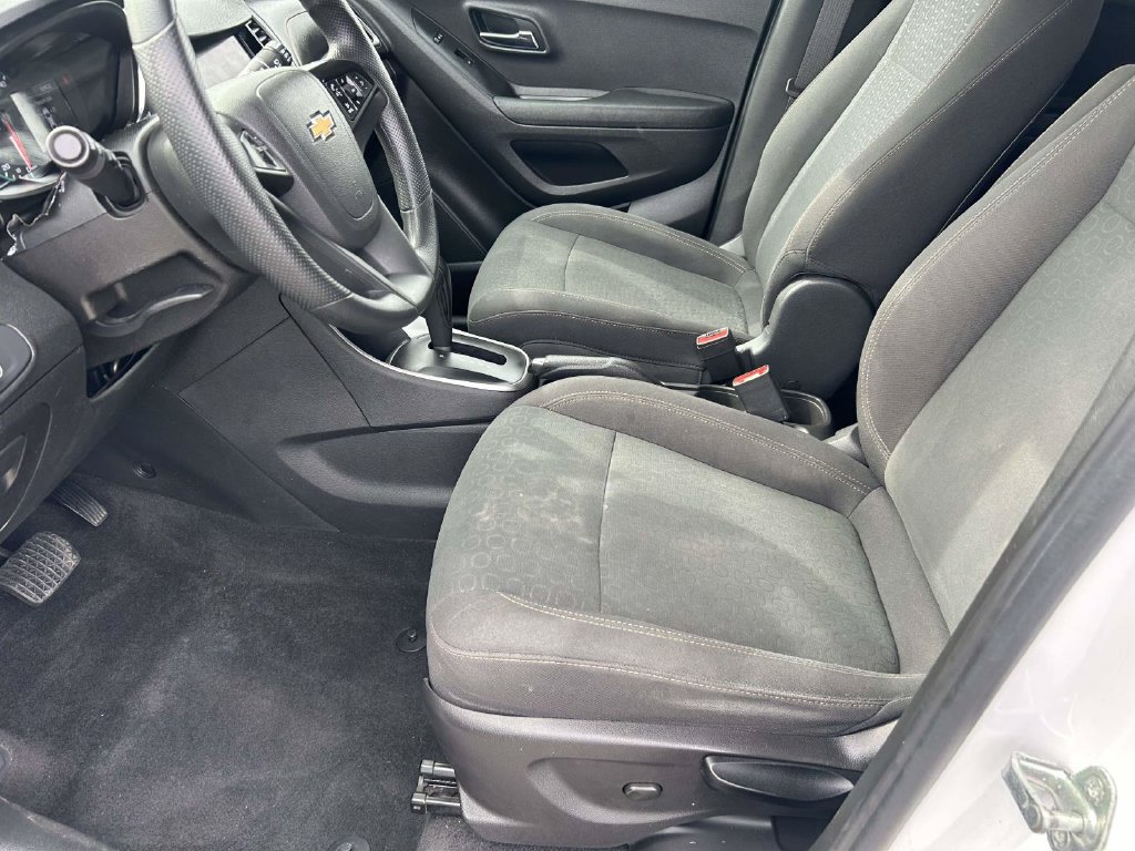 Used 2020 Chevrolet Trax LS w/ Tint and Cruise Package FWD image 14