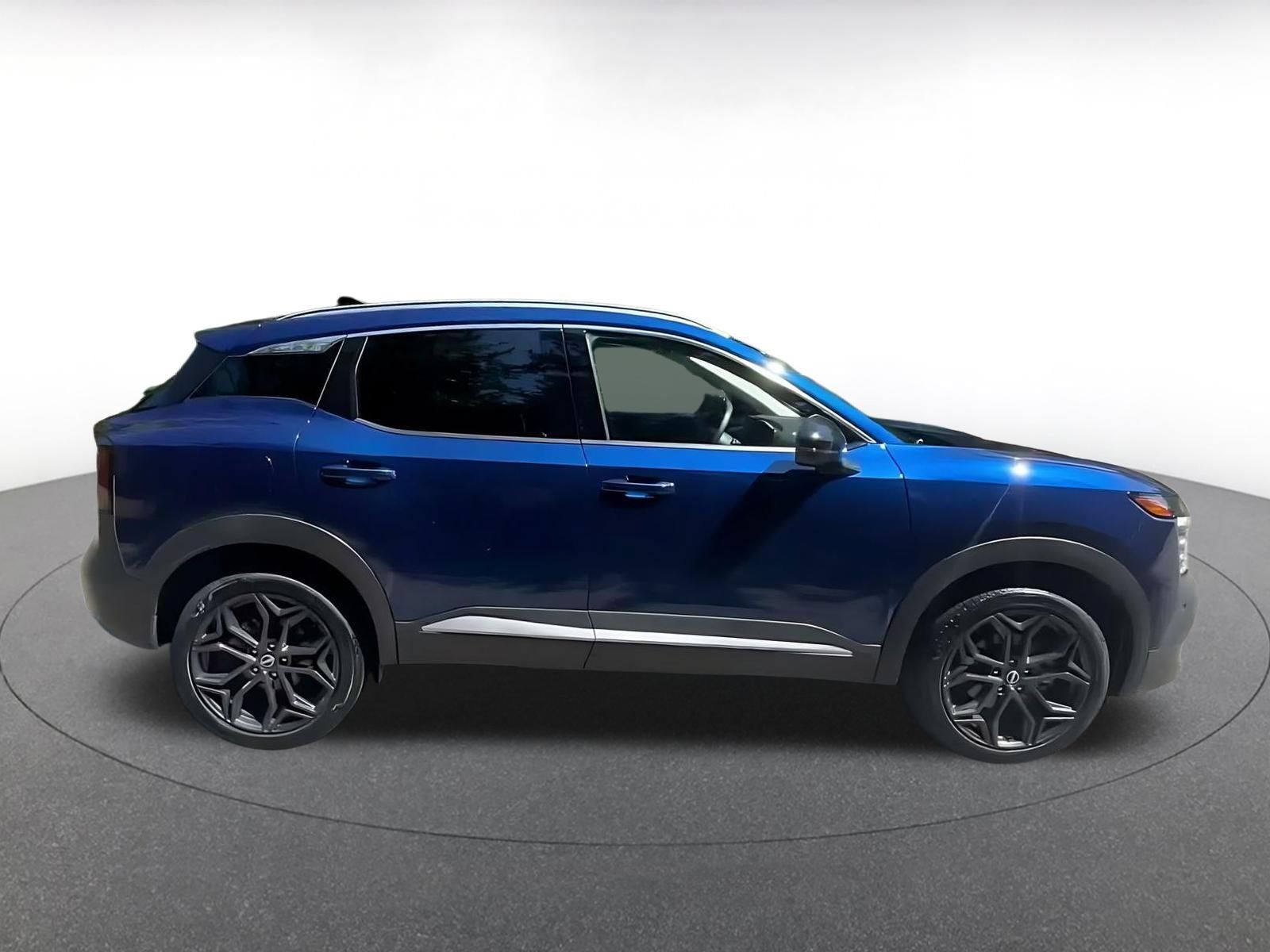 Used 2026 Nissan Kicks SR FWD image 15