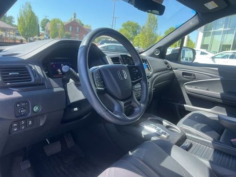 Used 2023 Honda Passport TrailSport image 15