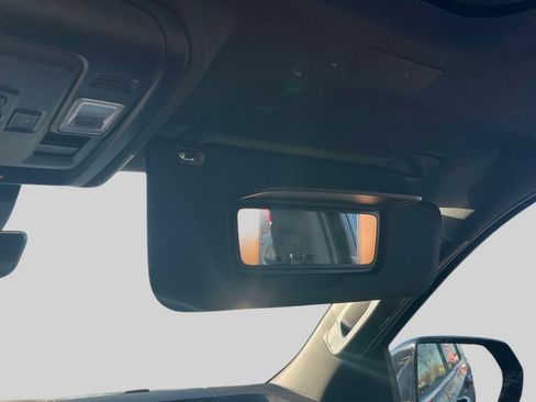 Used 2025 Chevrolet Tahoe High Country image 35