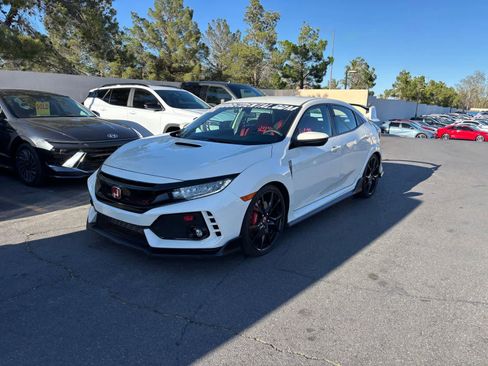 Used 2018 Honda Civic Type R image 2