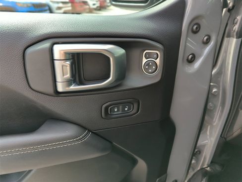 Used 2023 Jeep Wrangler Unlimited Sahara w/ Cold Weather Group image 19