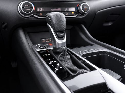 Used 2020 Nissan Sentra SV FWD image 36