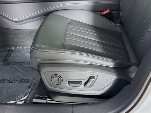 Used 2025 Audi A6 Premium Plus w/ Premium Plus Package image 20