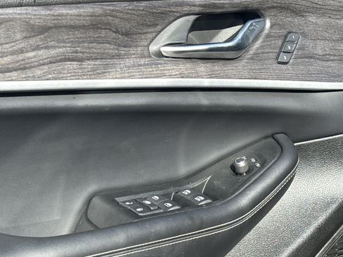 Used 2025 Jeep Grand Cherokee Limited image 25