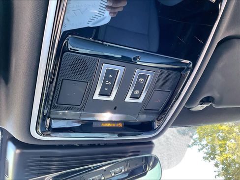 Used 2026 Land Rover Range Rover Velar S image 38