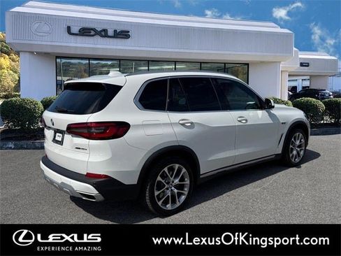 Used 2022 BMW X5 xDrive45e image 5