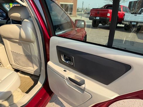 Used 2004 Cadillac SRX image 18