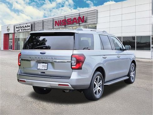 Used 2023 Ford Expedition Limited image 4