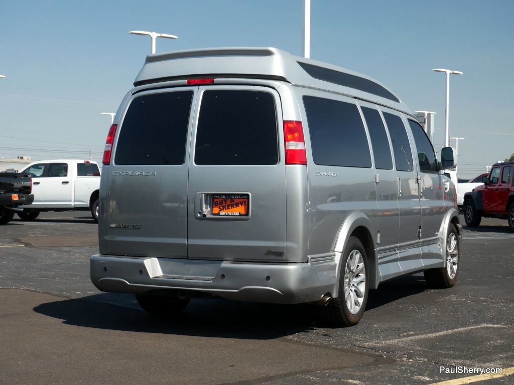 Used 2021 Chevrolet Express 2500 LS w/ Enhanced Convenience Package RWD image 17