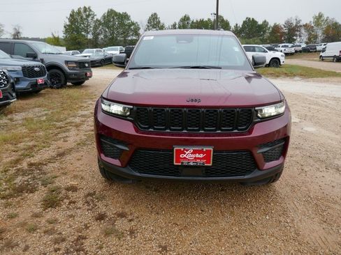 New 2025 Jeep Grand Cherokee Altitude AWD/4WD image 8