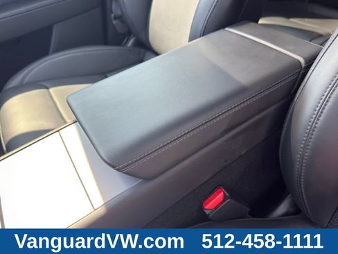 Used 2026 Tesla Model Y 2WD image 17