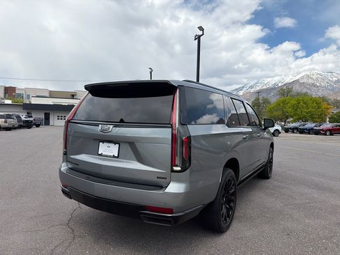 Used 2023 Cadillac Escalade ESV Sport w/ LPO, ONYX Package AWD/4WD image 6