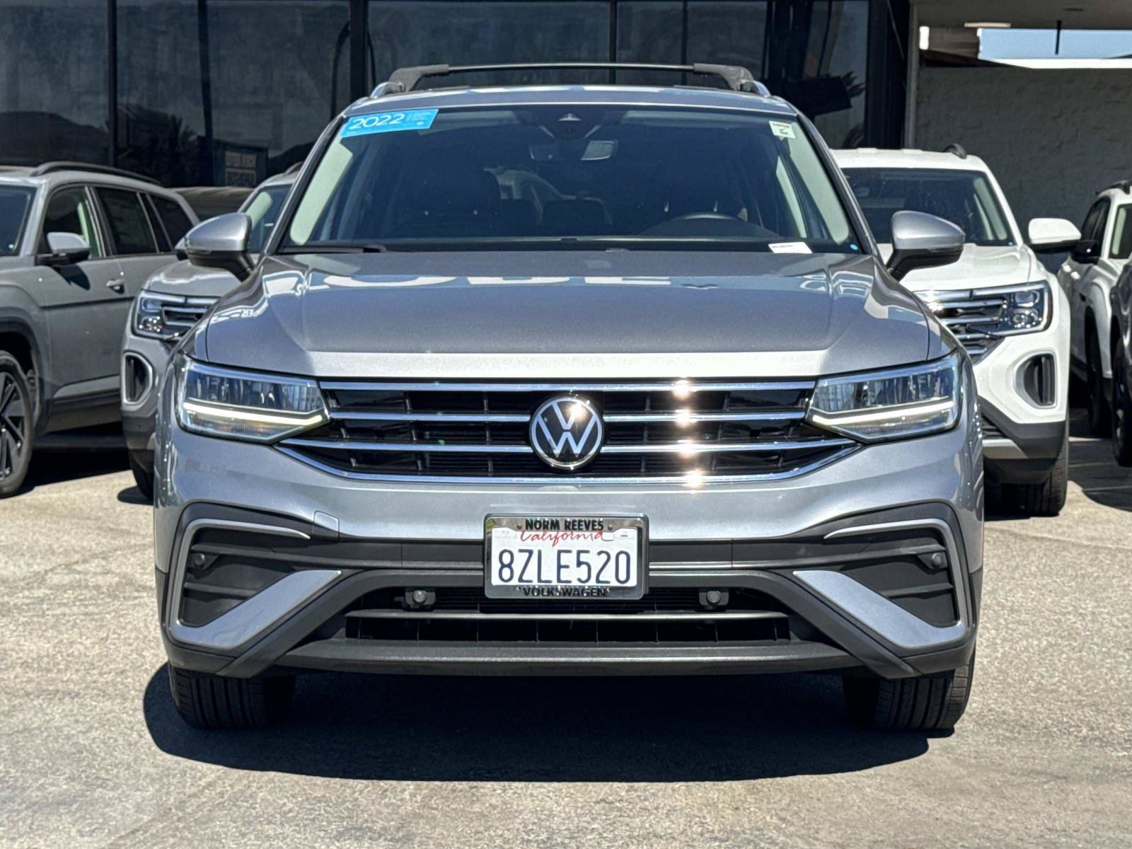 Certified 2022 Volkswagen Tiguan SE w/ Panoramic Sunroof Package FWD image 8