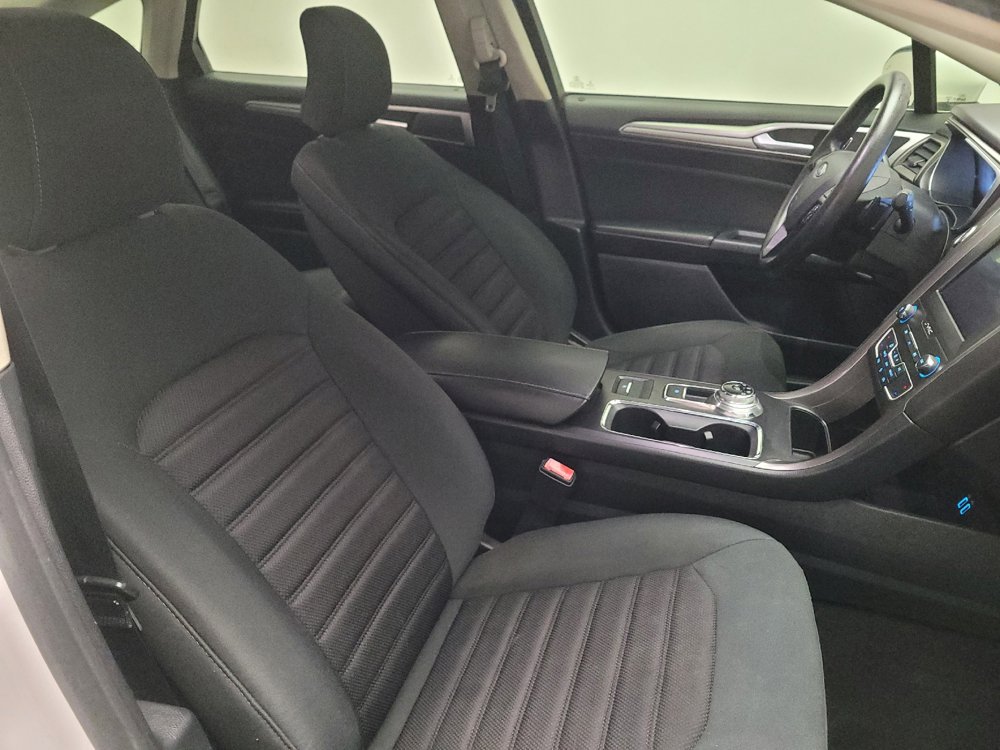 Used 2019 Ford Fusion SE FWD image 21