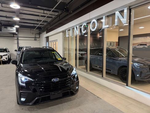 Used 2025 Subaru Ascent Bronze Edition AWD/4WD image 1