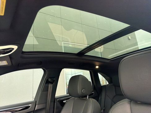 Certified 2024 Porsche Macan S image 10