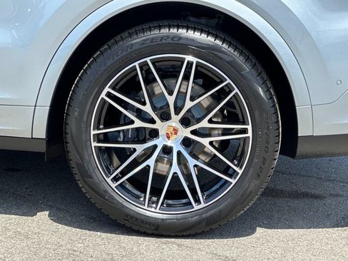 New 2026 Porsche Cayenne Coupe AWD/4WD image 43