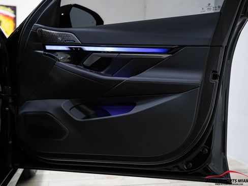 Used 2025 BMW i5 xDrive40 w/ M Sport Package image 49