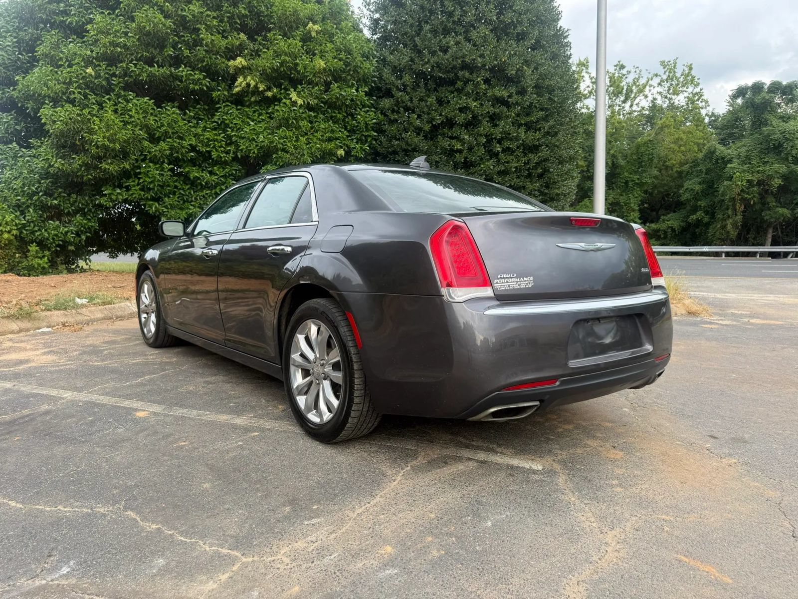 Used 2018 Chrysler 300 Limited AWD/4WD image 7