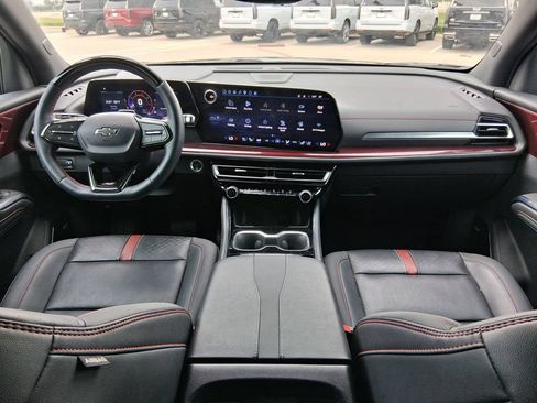 Used 2024 Chevrolet Traverse RS w/ LPO, Floor Liner Package FWD image 10