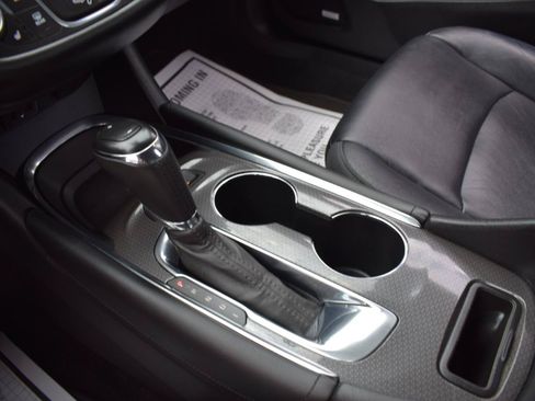 Used 2018 Chevrolet Malibu LT w/ Leather Package FWD image 27