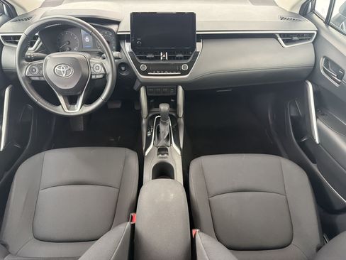 Used 2025 Toyota Corolla Cross LE FWD image 16