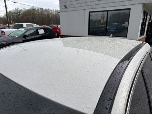 Used 2024 Lincoln Corsair Premiere image 12