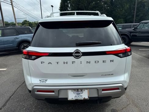 Used 2025 Nissan Pathfinder Platinum FWD image 7