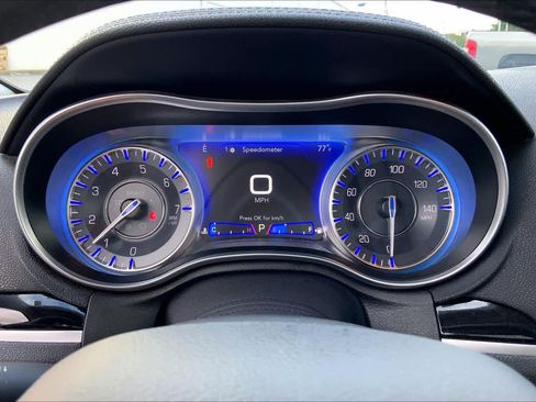Used 2023 Chrysler 300 Touring L AWD/4WD image 25