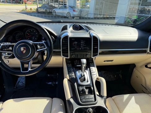 Used 2017 Porsche Cayenne image 16