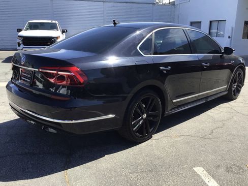 Used 2017 Volkswagen Passat 1.8T R-Line FWD image 4