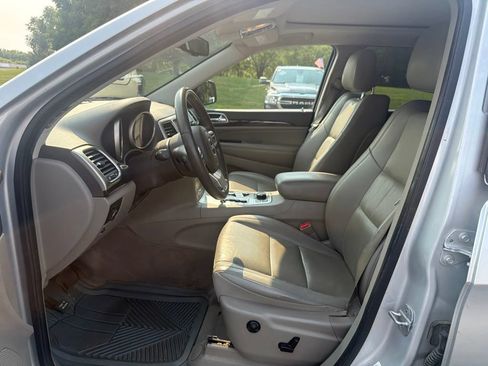 Used 2011 Jeep Grand Cherokee Laredo AWD/4WD image 13