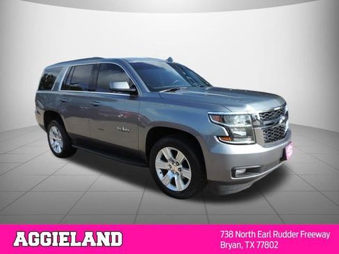 Used 2018 Chevrolet Tahoe LT w/ Luxury Package RWD image 3