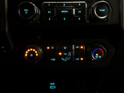 Used 2022 Ford F350 XL w/ STX Appearance Package AWD/4WD image 4