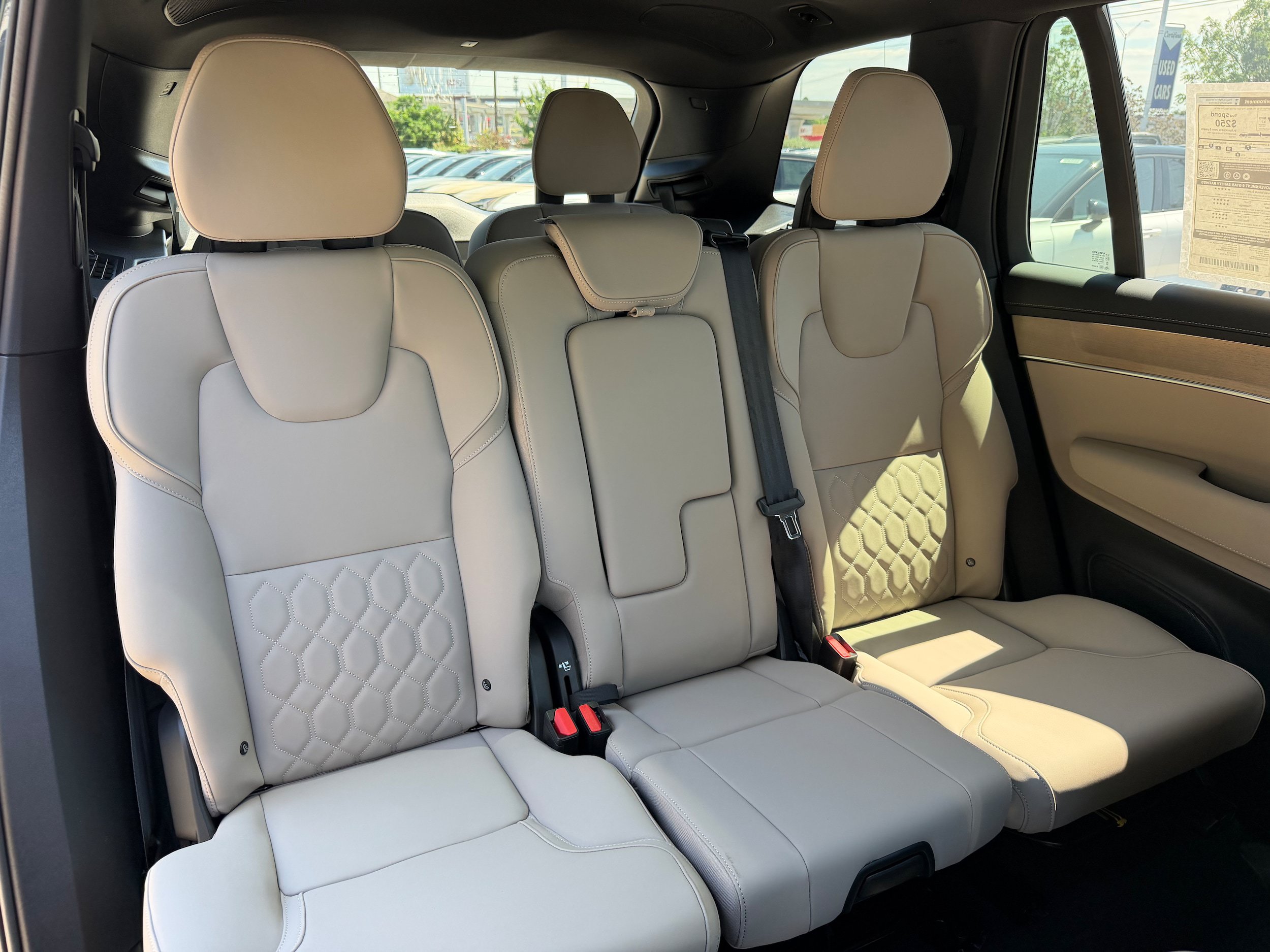 New 2026 Volvo XC90 T8 Plus w/ Protection Package Premier AWD/4WD image 10
