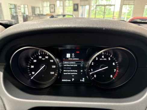Used 2019 Land Rover Discovery Sport HSE AWD/4WD image 55