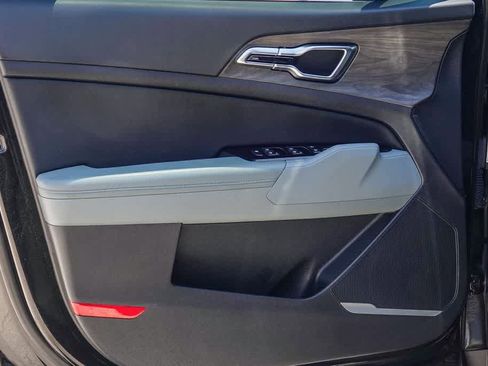 Certified 2025 Kia Sportage X-Line AWD/4WD image 19