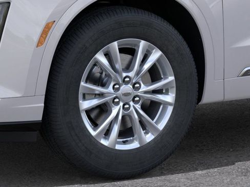New 2025 Cadillac XT6 Luxury FWD image 9